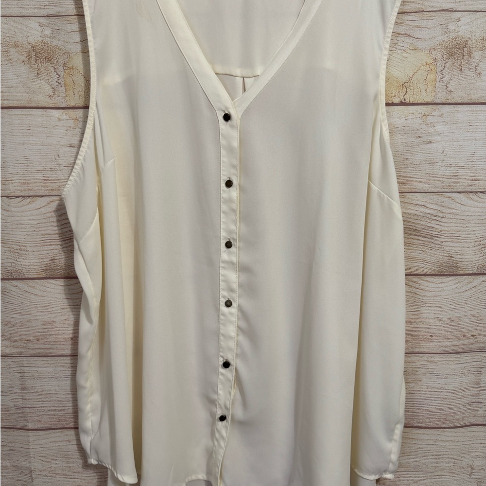 Maurices Cream Sleeveless Button Down Blouse